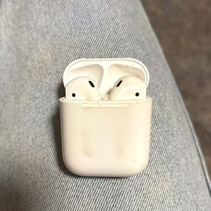 Apple Airpods w/FREE Case & Charger